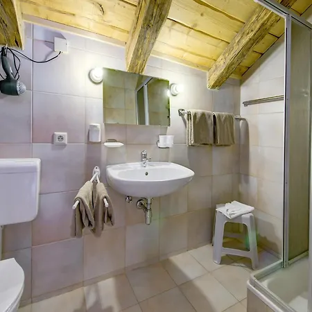 Chalet On Zettersfeld With Dolomites Views, Cleaning Included Obernussdorf