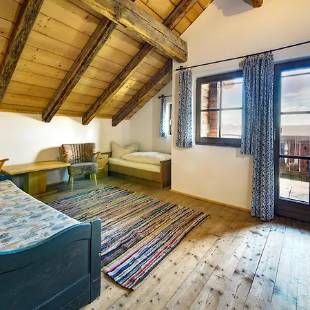 Chalet On Zettersfeld With Dolomites Views, Cleaning Included Apartmán Obernussdorf